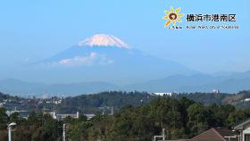日野南小学校付近から見る富士山と丹沢山地