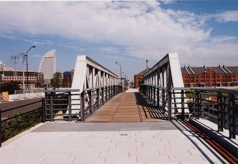 新港橋梁の写真