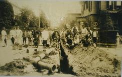 明治30年頃の配水管工事の様子の画像
