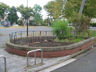 入口の花壇です。