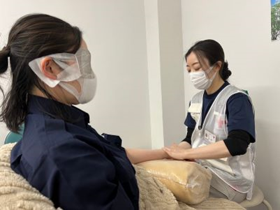 Cử đội chăm sóc sức khỏe tâm thần từ Bệnh viện Chữ Thập Đỏ Thành phố Minato 2