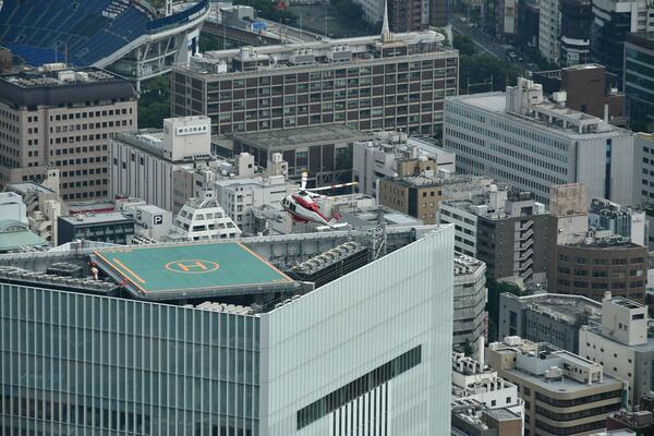 横浜市役所ヘリ離着陸訓練の画像