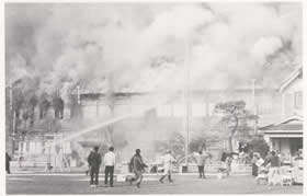 金沢区　学校火災の画像