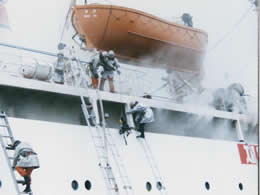中区　船舶火災の画像