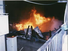 鶴見区　工場火災の画像