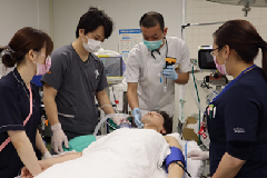 Hospital que treina com o Yokohama-shi pronto socorro posto de trabalho
