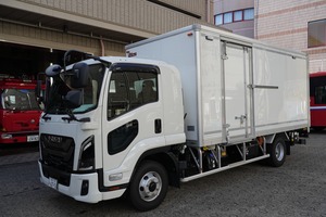 トラックの写真