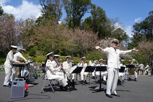 里山ガーデンでの演奏写真