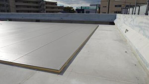 外断熱シート防水の様子