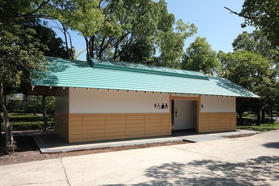 Tomioka Hachiman Park Toilet exterior