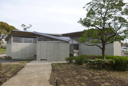 Tomioka General Park Namiki Toilet exterior