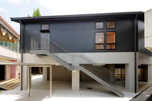 東野中学校武道場外観の写真