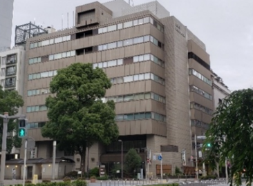 横浜市技能文化会館の外観