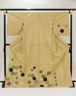 Inlay (cutting) picture of feather kimono