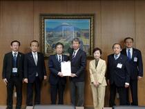 監査委員から市会議長へ提出した写真