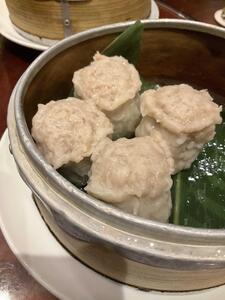 現存する日本最古の中国料理店の一つ「萬珍樓」のシュウマイの写真