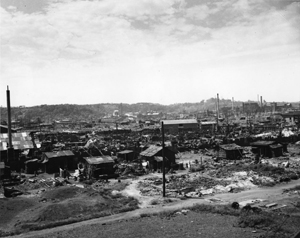 焼け跡に建てられたバラック