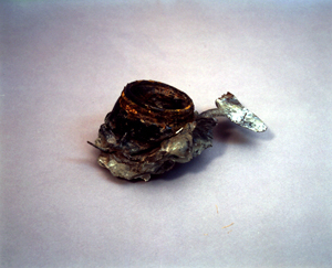 溶けたガラス瓶