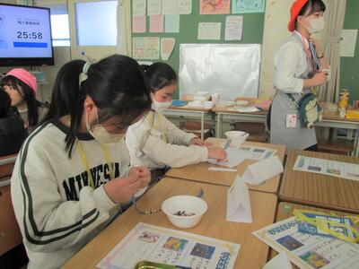 活動の様子４