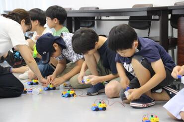 エコカー工作風景