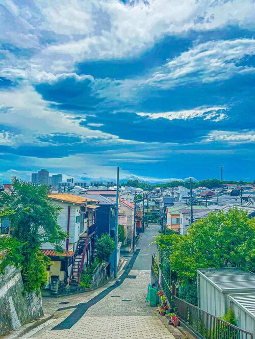 坂の上から見下ろしている写真