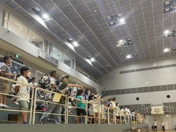 お楽しみヒコーキ飛ばし