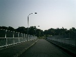 Imagen del puente que camina encima de la Ruta 2 cíclica