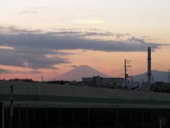 岩井坂脇道から見た富士山