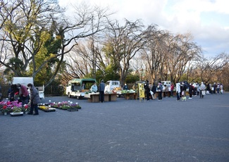 各農家さんが出店している様子
