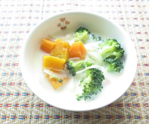 お野菜たっぷりミルクスープ
