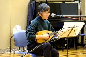 ⑩マンドリン演奏　なるちゃんのマンドリン