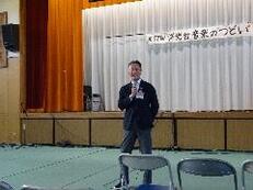 写真　高橋磯子区長