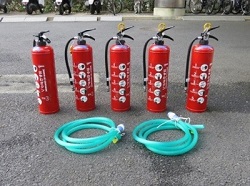 Bình cứu hỏa nước 2 là Yawaza-kun