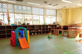 Trung tâm Hỗ trợ Chăm sóc Trẻ em Khu vực Phường Izumi Bỏ qua