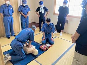 Emergency lifesaving training
