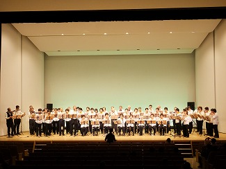 Ciudadano de la 29 Izumi Pupilo escuela la música instrumental festiva