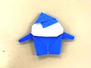 Fold the four corners inside so that the face becomes round. Also, long hair (?) I make it by bending it.