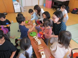 交流保育の写真