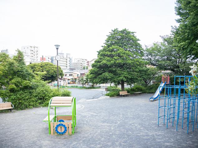 白楽公園　上段遊具広場
