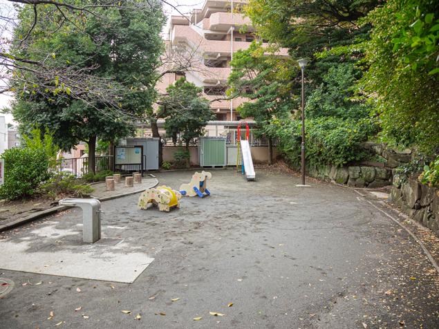 松見町三丁目公園　全景