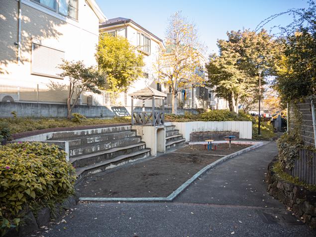 三ツ沢南町公園　砂場