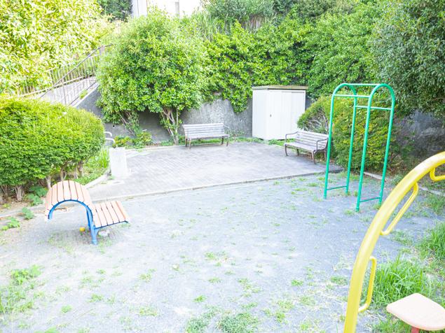 三ツ沢中町東公園　全景２
