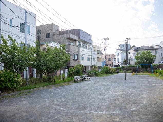 西神奈川三丁目公園　全景北側
