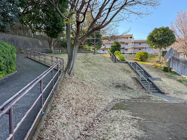 西寺尾三丁目第二公園　下段からの景色