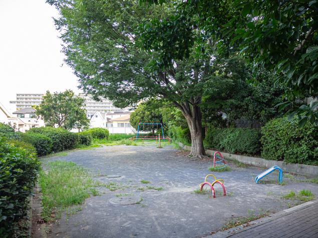 西寺尾蕪谷第二公園　全景１