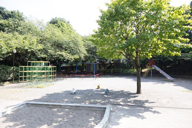 織茂公園　下段遊具広場
