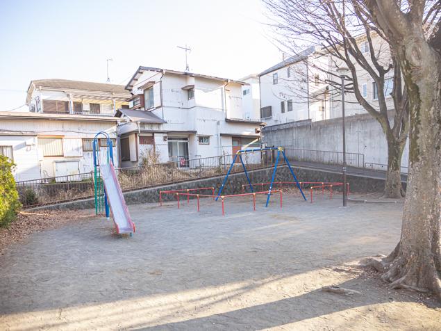 白幡仲町公園　遊具広場１