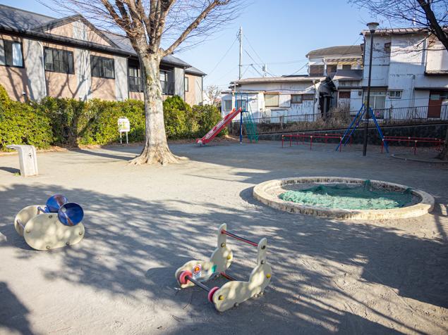 白幡仲町公園　遊具広場２