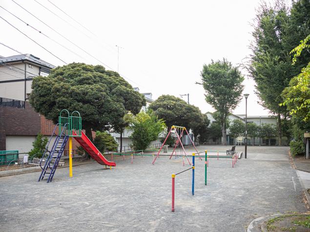 白幡西町公園　西側広場