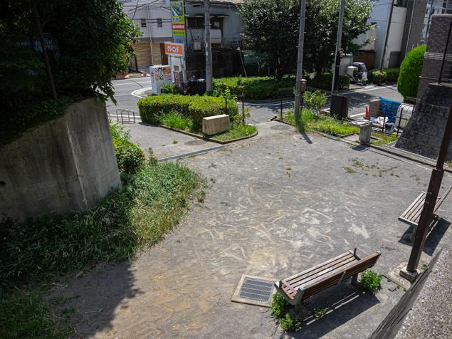 菅田日向根第二公園　斜面の上からの景色